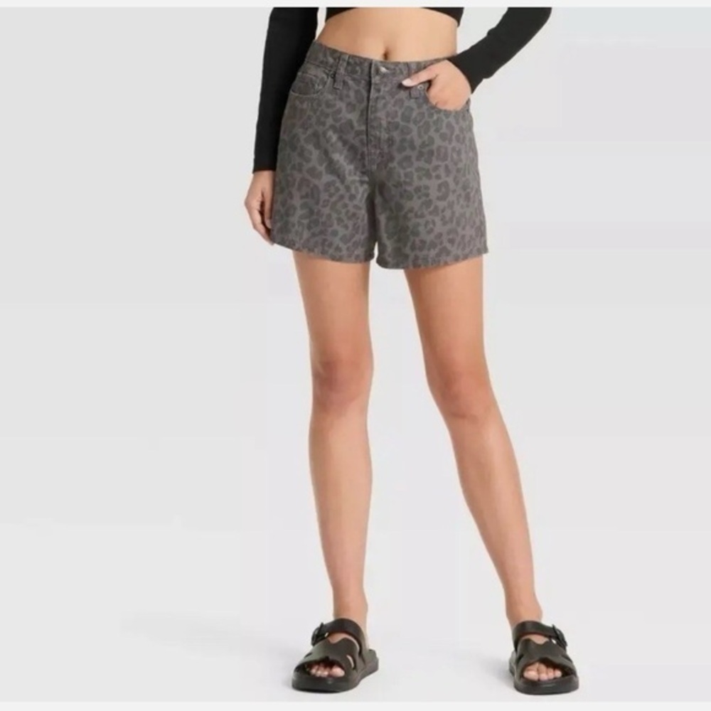 NWT Wild Fable Leopard Print Mid Rise Cut Off Shorts